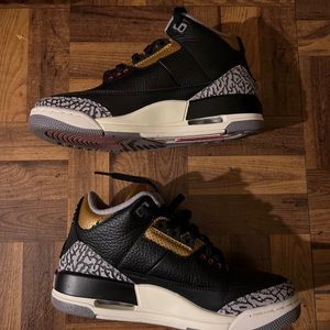 Wmns size 7 Jordan retro 3 Black Gold